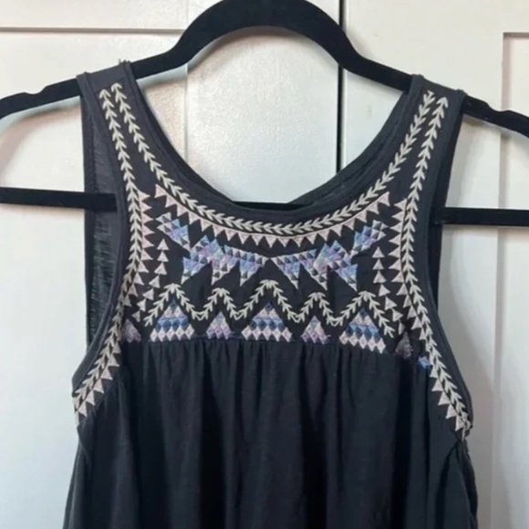 American Eagle Embroidered Tank - Picture 2 of 3
